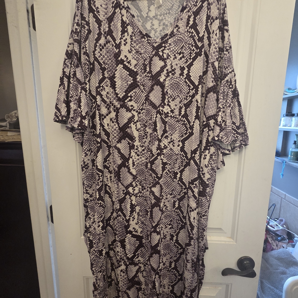 Emerald Snakeskin V-Neck Maxi Dress - Purple & Cream